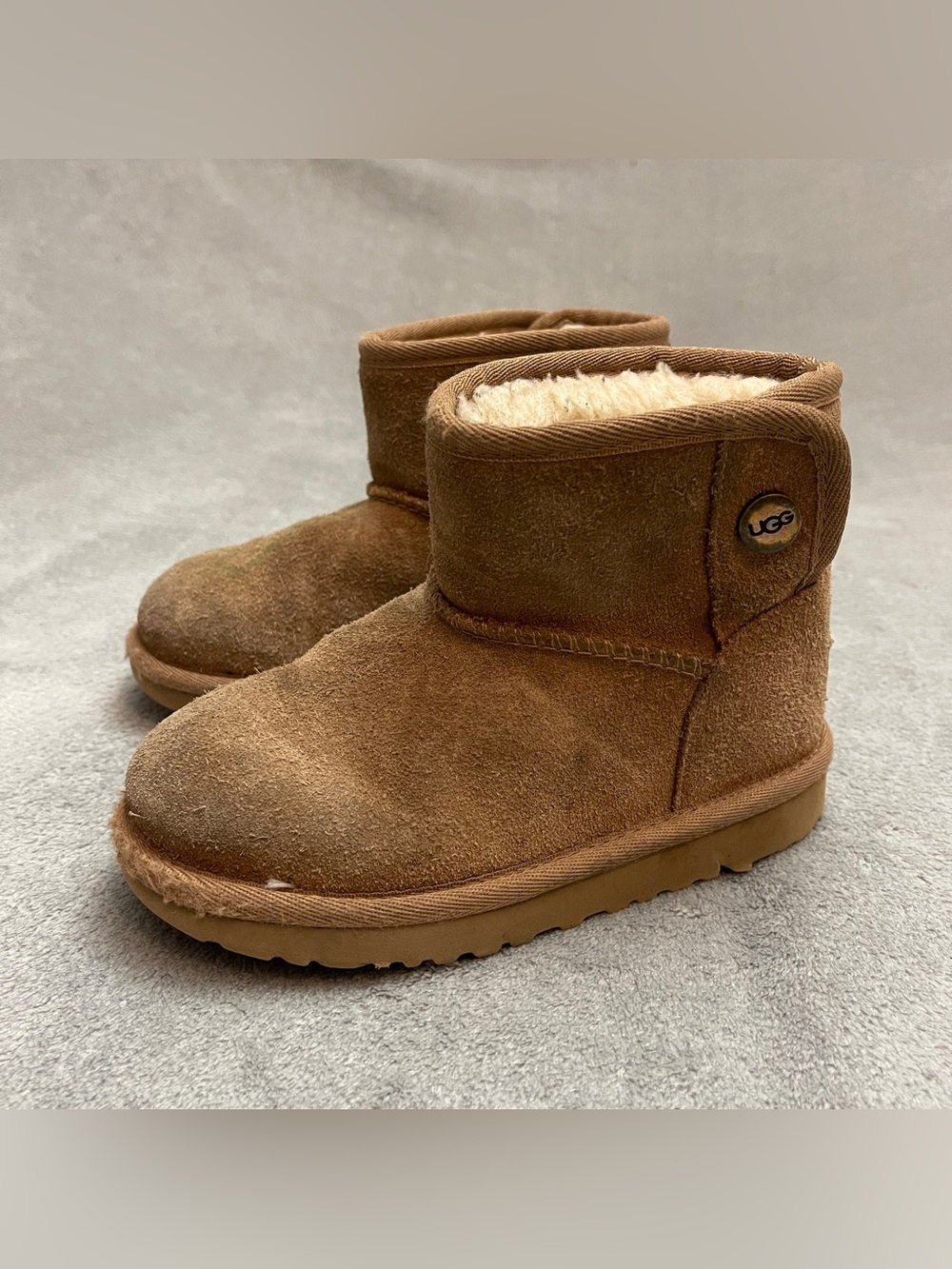 UGG Boots Toddler Size 10 US Unisex Brown Sand Button  1118890T